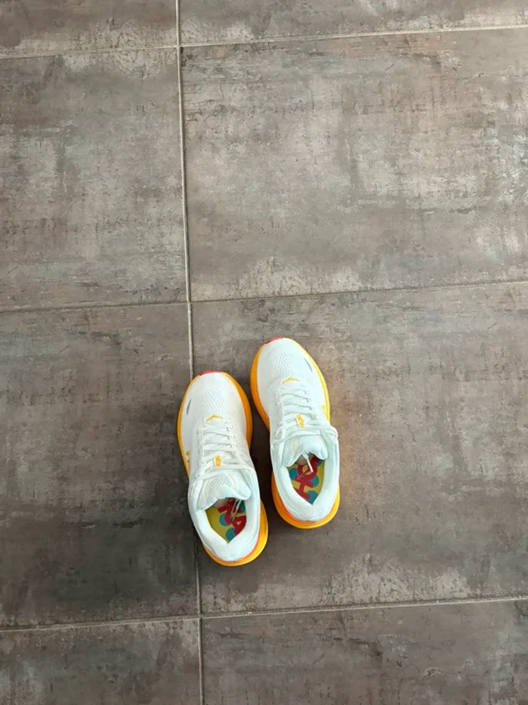 Hoka Bondi 9 bike d'occasion — image 2 sur 4