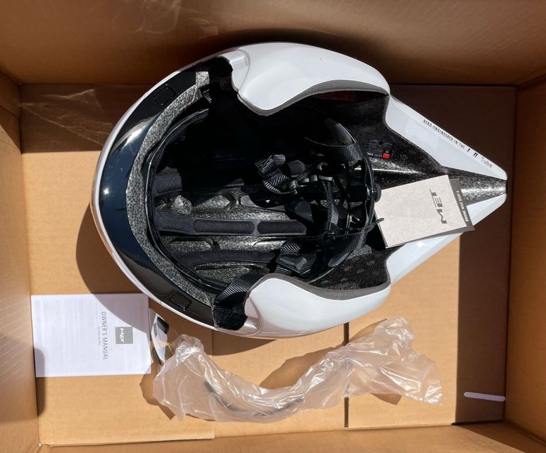 MET Drone 2 Helmet bike d'occasion — image 2 sur 6