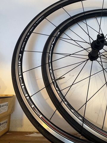 Used Campagnolo Khamsin bike — image 2 of 4