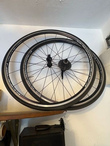 Used Campagnolo Khamsin bike — image 1 of 4