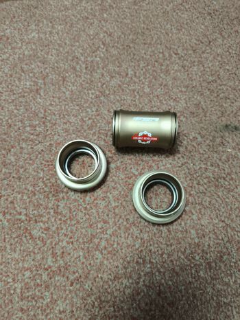 Fsa BSA Ceramic Bottom Bracket bike d'occasion — image 2 sur 4