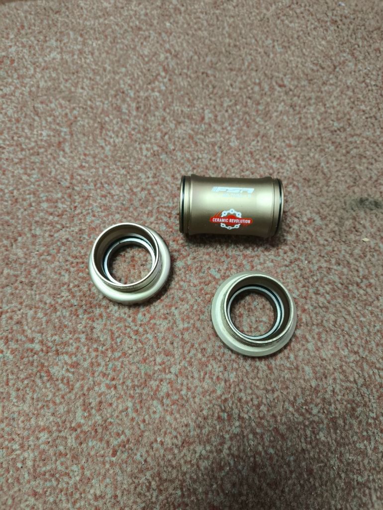 Fsa BSA Ceramic Bottom Bracket bike d'occasion — image 2 sur 4