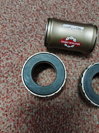 Fsa BSA Ceramic Bottom Bracket bike d'occasion — image 4 sur 4