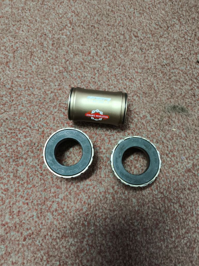 Fsa BSA Ceramic Bottom Bracket bike d'occasion — image 3 sur 4