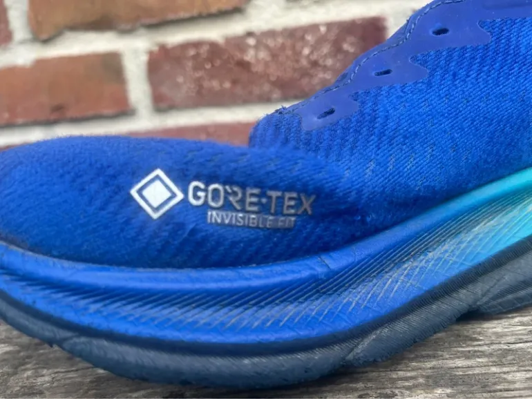 Hoka Clifton 9 GTX bike usato — immagine 3 di 9