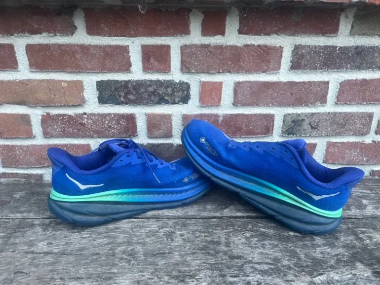 Hoka Clifton 9 GTX bike usato — immagine 6 di 9