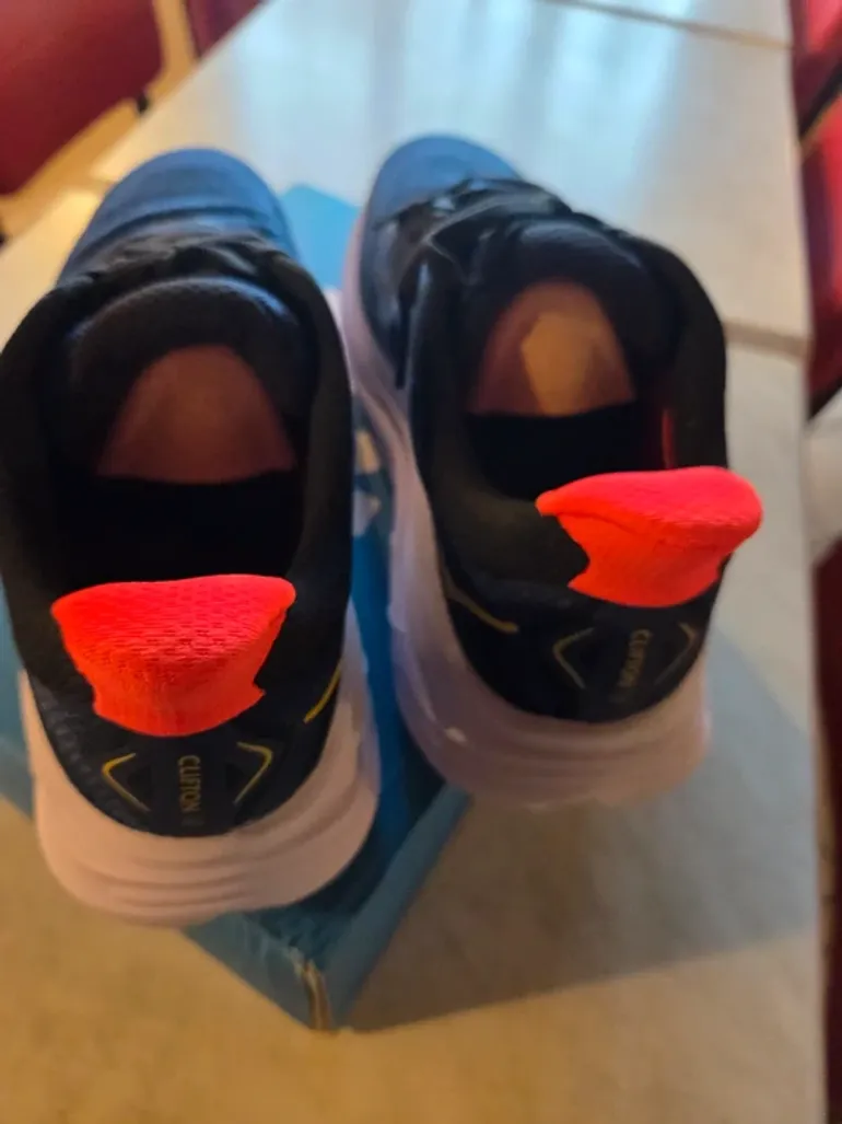 Used Hoka Running Shoes bike — image 2 of 5