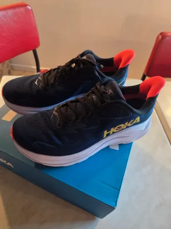 Used Hoka Running Shoes bike — image 3 of 5