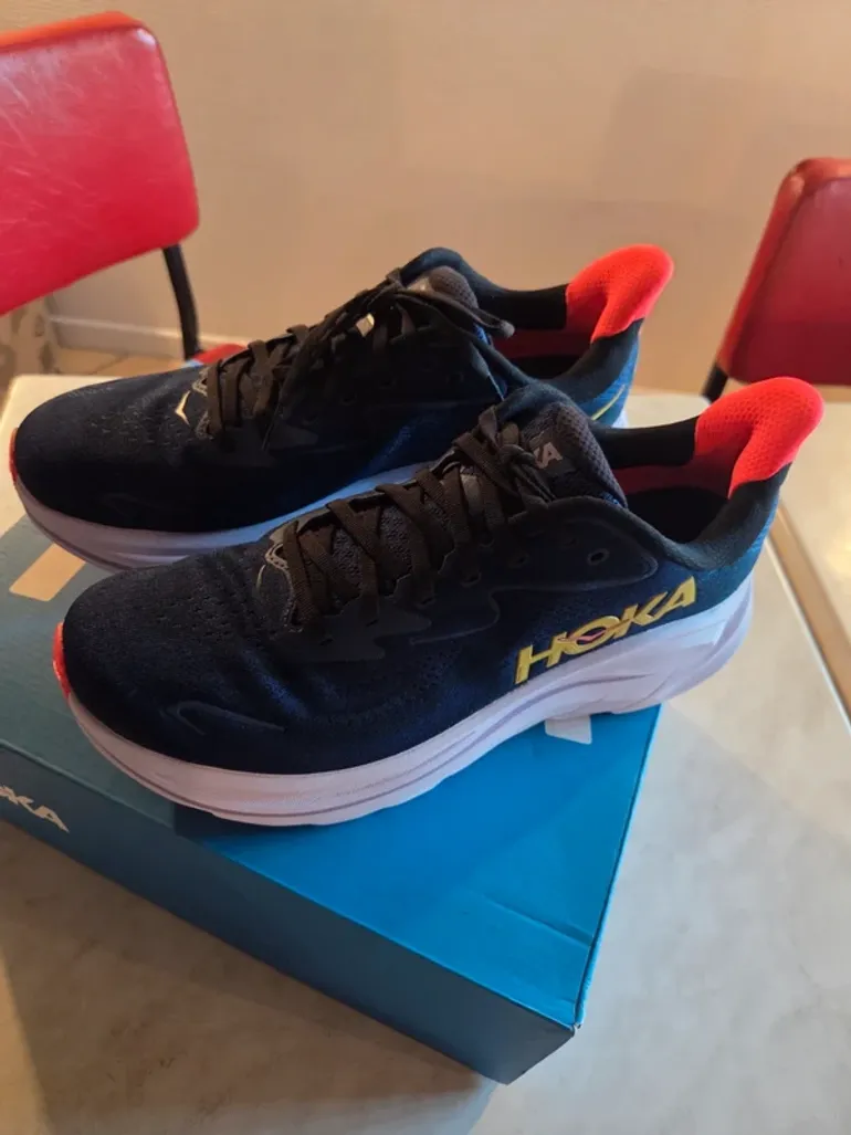 Used Hoka Running Shoes bike — image 3 of 5