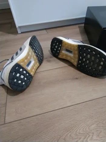 Used Adidas Ultraboost James Bond edition bike — image 4 of 5