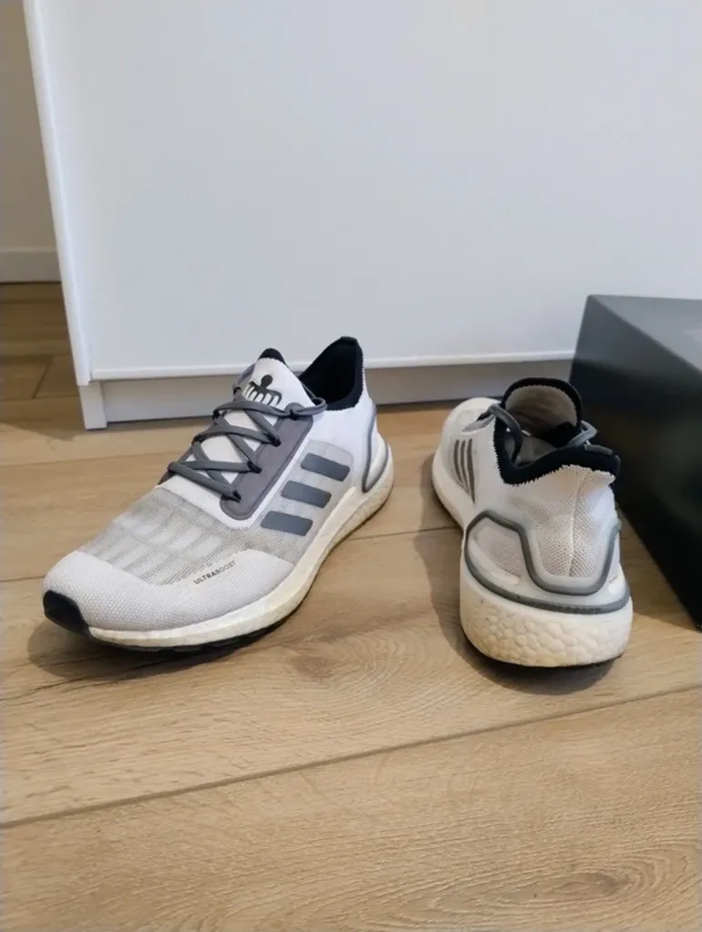 Used Adidas Ultraboost James Bond edition bike — image 3 of 5