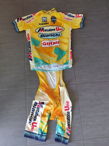 Käytetty Santini Mercatone Uno Bianchi bike