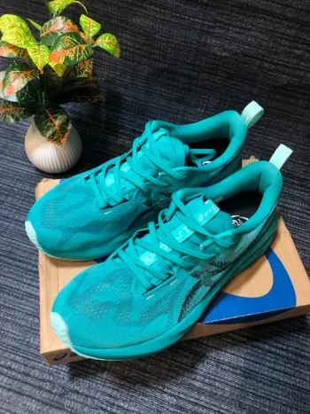 Używany Asics Novablast 5 bike — zdjęcie 2 z 8