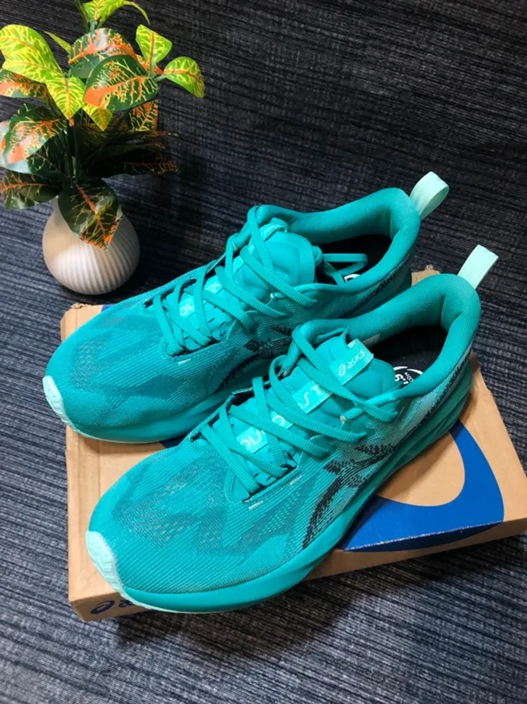 Używany Asics Novablast 5 bike — zdjęcie 2 z 8