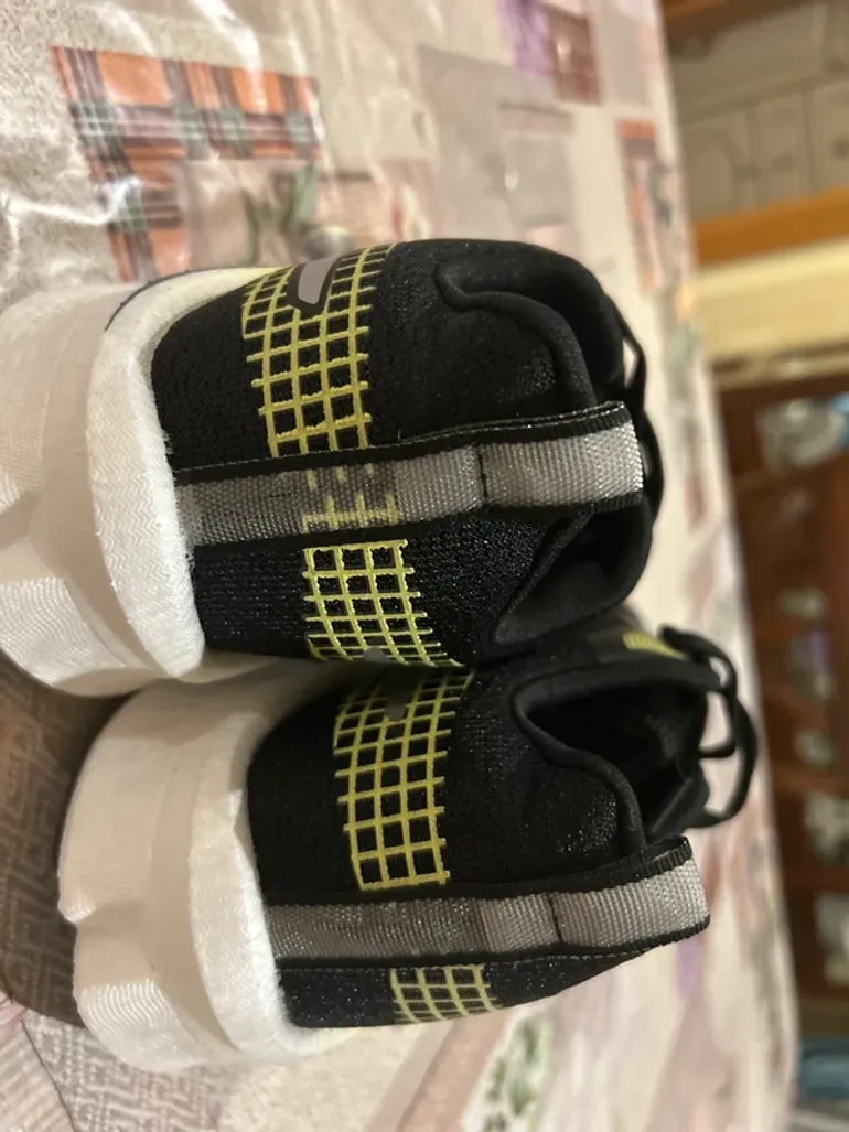 Used Adidas Running Shoes bike — image 4 of 8