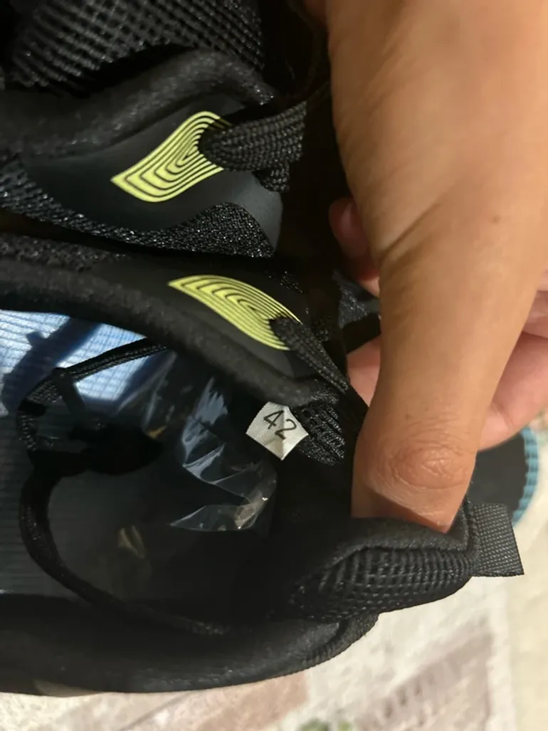 Used Adidas Running Shoes bike — image 7 of 8