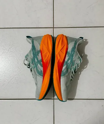 Käytetty Asics Novablast 5 bike