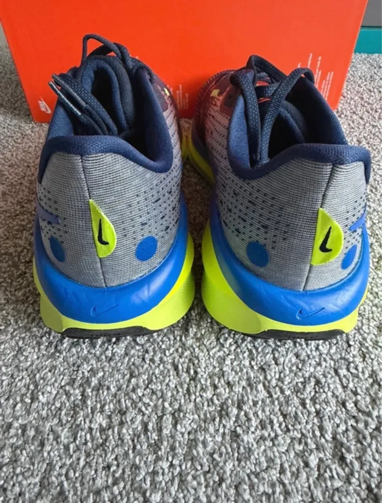 Used Nike Vomero 17 bike — image 4 of 6