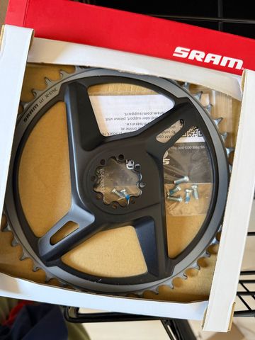 Used Sram 46T Chainring bike — image 2 of 3
