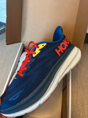 Used Hoka Running Shoes bike — image 2 of 3
