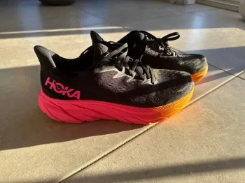 Käytetty Hoka Clifton 8 bike