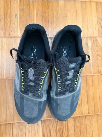 Used On Running shoes men size 44.5 bike