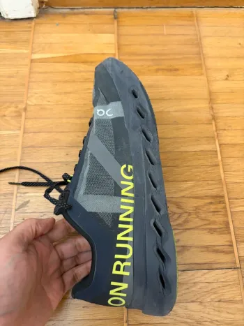 Použité On Running shoes men size 44.5 bike — obrázek 7 z 8