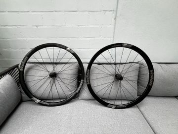 Used Vision Team 35 Wheelset bike — image 1 of 7