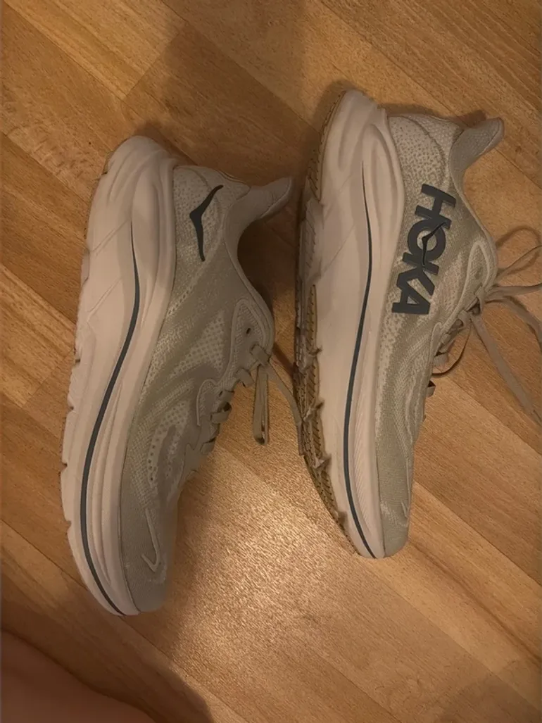 Used Hoka Clifton 10 bike — image 8 of 9