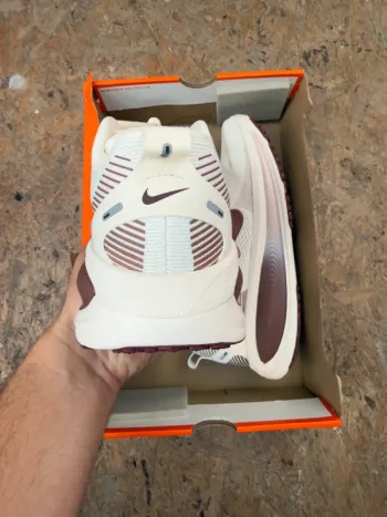 Nike Vomero 18 bike d'occasion — image 6 sur 9