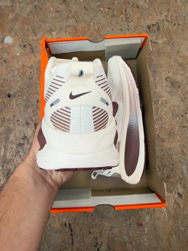Nike Vomero 18 bike d'occasion — image 6 sur 9