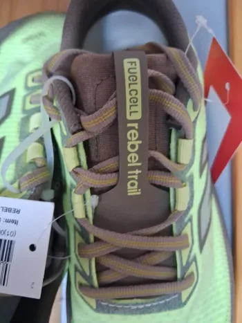 New Balance Fuel Cell Rebel Trail bike d'occasion — image 6 sur 7