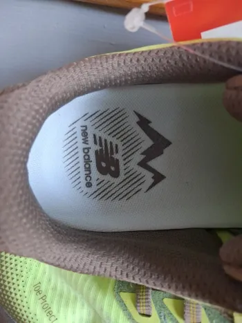 New Balance Fuel Cell Rebel Trail bike d'occasion — image 7 sur 7