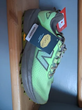 New Balance Fuel Cell Rebel Trail bike d'occasion — image 3 sur 7