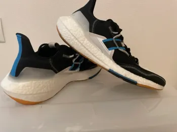 Gebrauchtes Adidas Ultra Boost Parley bike