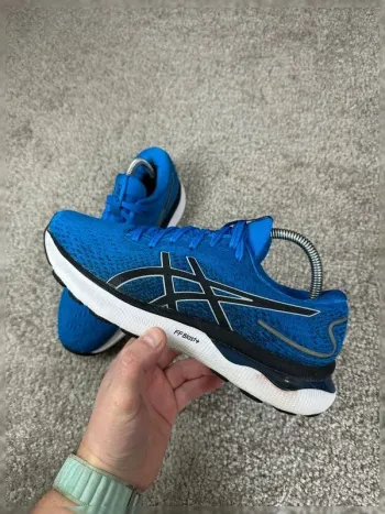 Käytetty Asics Gel Nimbus 24 bike