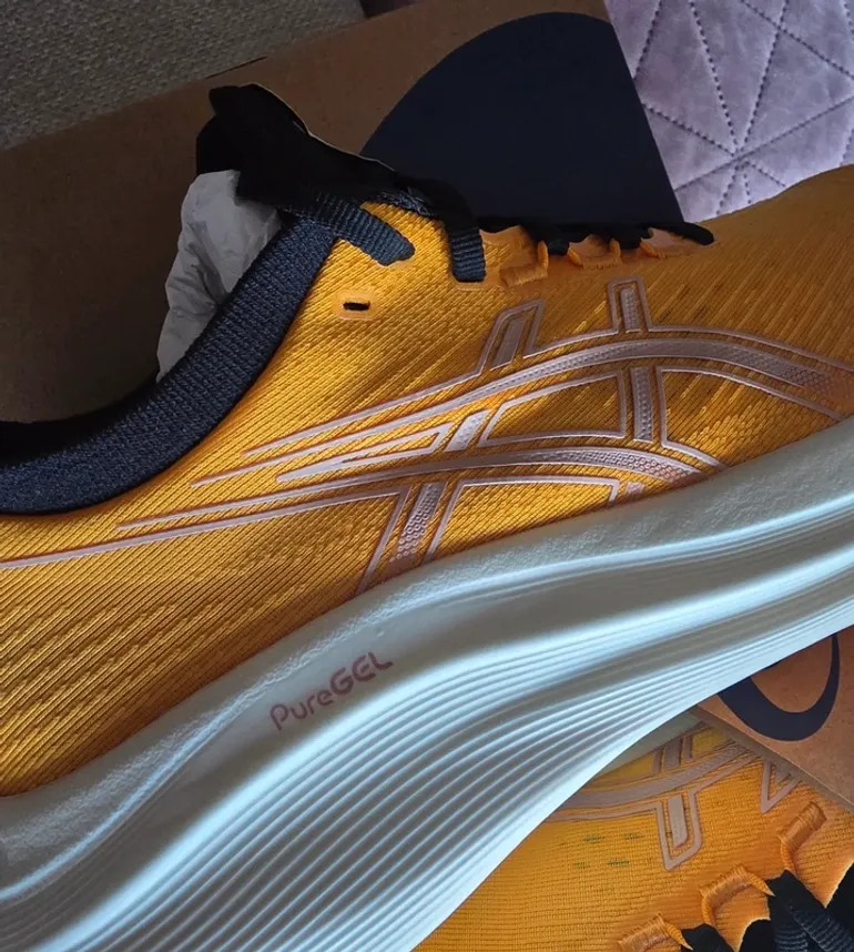 Used Asics sneakers bike — image 3 of 15