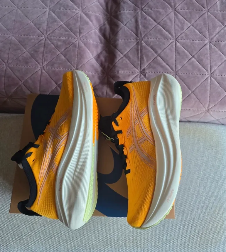 Used Asics sneakers bike — image 11 of 15
