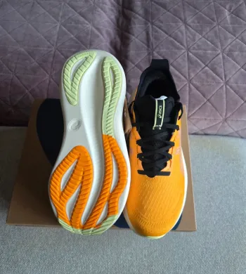 Used Asics sneakers bike — image 6 of 15