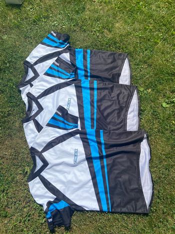 Used Other Lot de 3 maillots manches courtes Triks bike — image 1 of 2