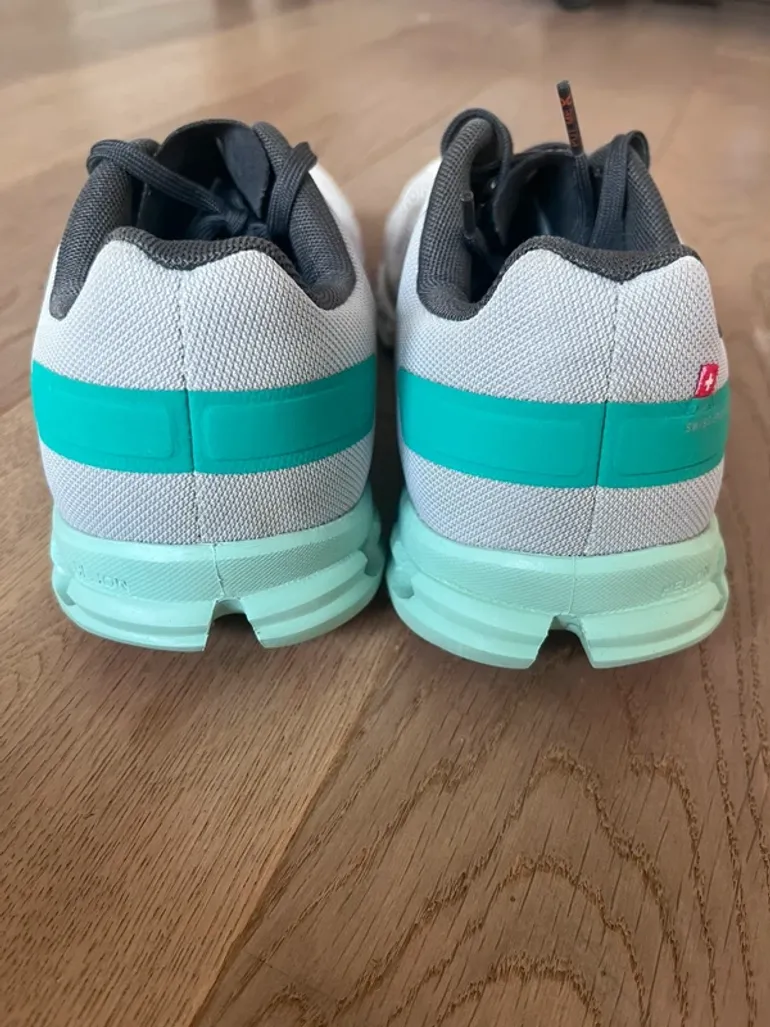 Used On Running Cloudflow Glacier bike — image 3 of 4