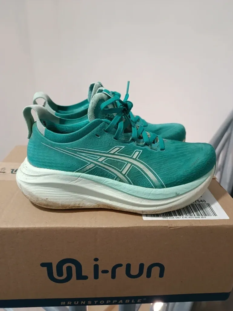 Asics Gel Nimbus 27 bike de segunda mano — imagen 2 de 5