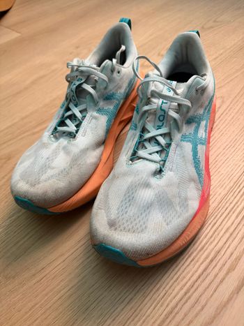 Käytetty Asics Novablast 5 2025 bike