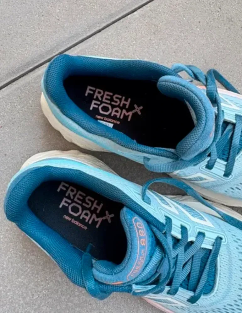 Used New Balance Fresh Foam 880 v14 bike — image 4 of 5