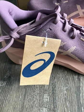Used Asics Novablast 6 bike — image 2 of 8