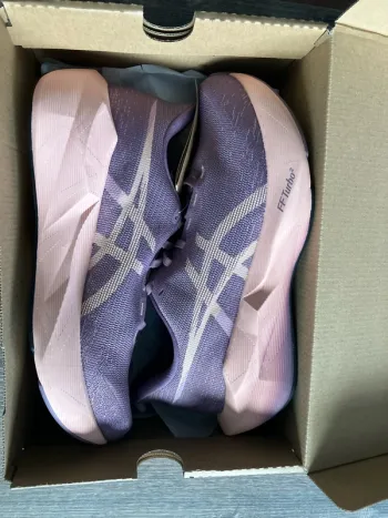 Used Asics Novablast 6 bike — image 6 of 8