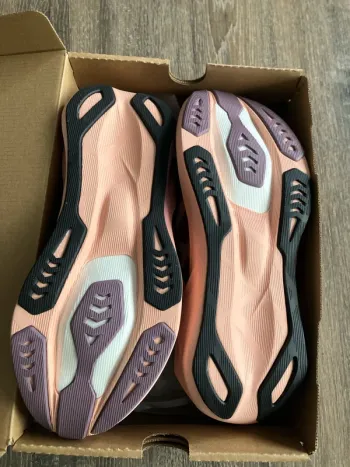 Used Asics Novablast 6 bike — image 5 of 8