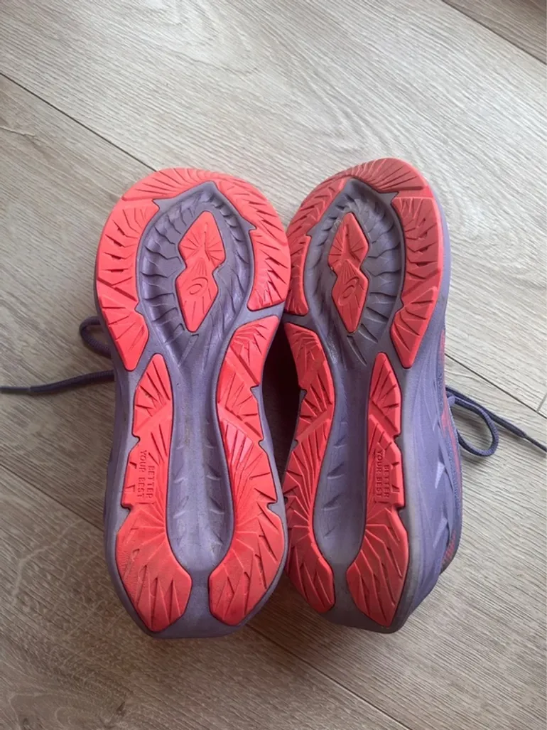 Used Asics Novablast 5 bike — image 4 of 4