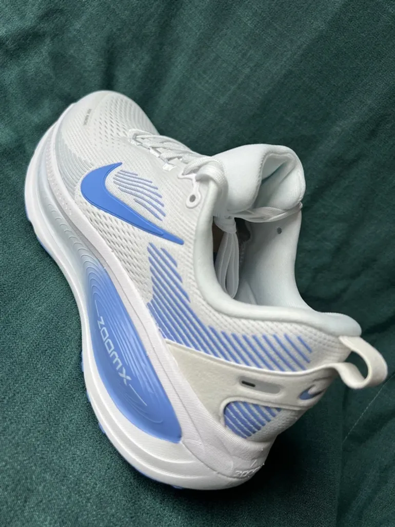 Used Nike Vomero 18 bike — image 9 of 15