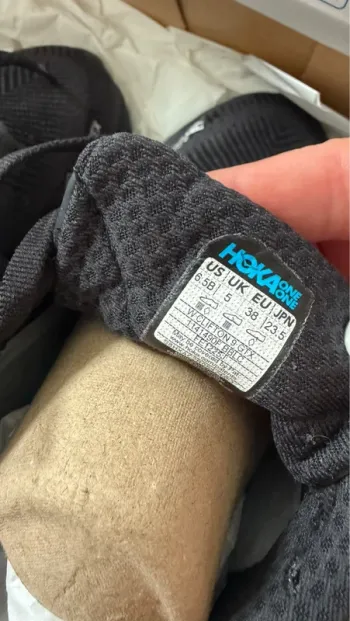 Tweedehands Hoka Clifton 9 GTX bike — afbeelding 3 van 6